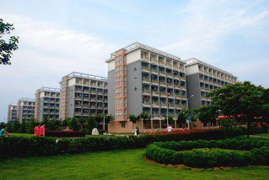 武漢科技大學是211嗎?最好專業是什么?好就業嗎?學費多少?