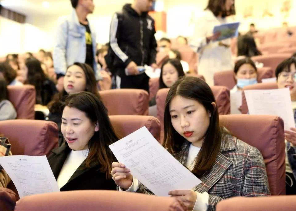 不值錢的五種大學生畢業(yè)即失業(yè)?大學生普遍缺什么現(xiàn)狀堪憂的原因